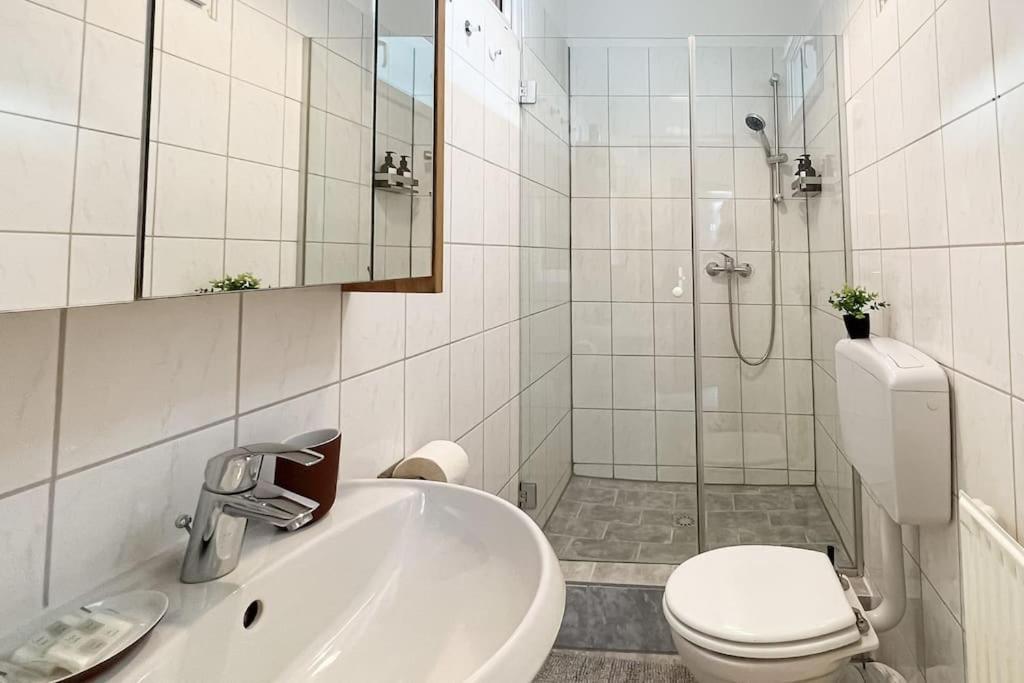 Cozy & Central 2 Bedroom Apartment Wenen Buitenkant foto